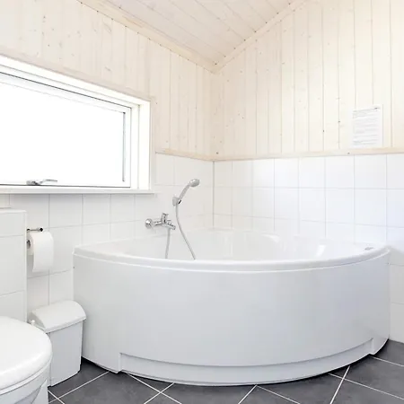 Escape With Sauna, Perks